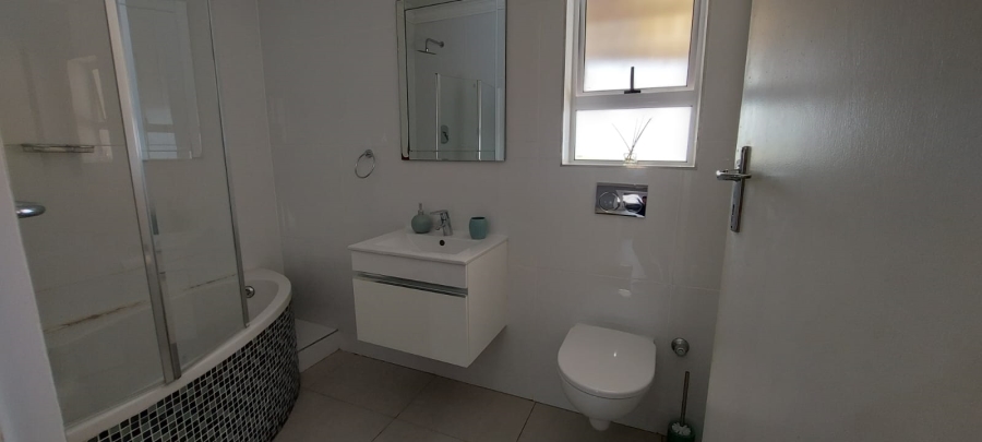 3 Bedroom Property for Sale in Sanddrift Western Cape